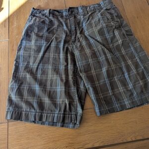 Old Navy Men's Plaid Brown Cotton Pockets Shorts 32 Pre Owned